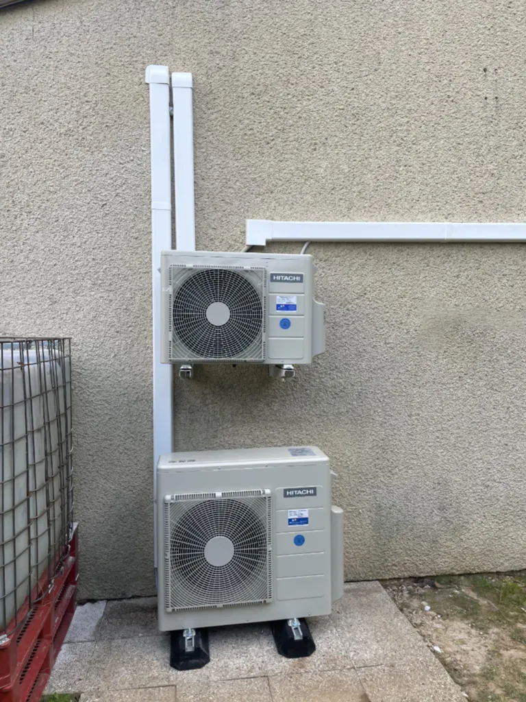 Unité extérieure de climatisation réversible permettant de produire chauffage et rafraîchissement tout en réduisant la consommation d’énergie à Villefranche sur Saône (69)