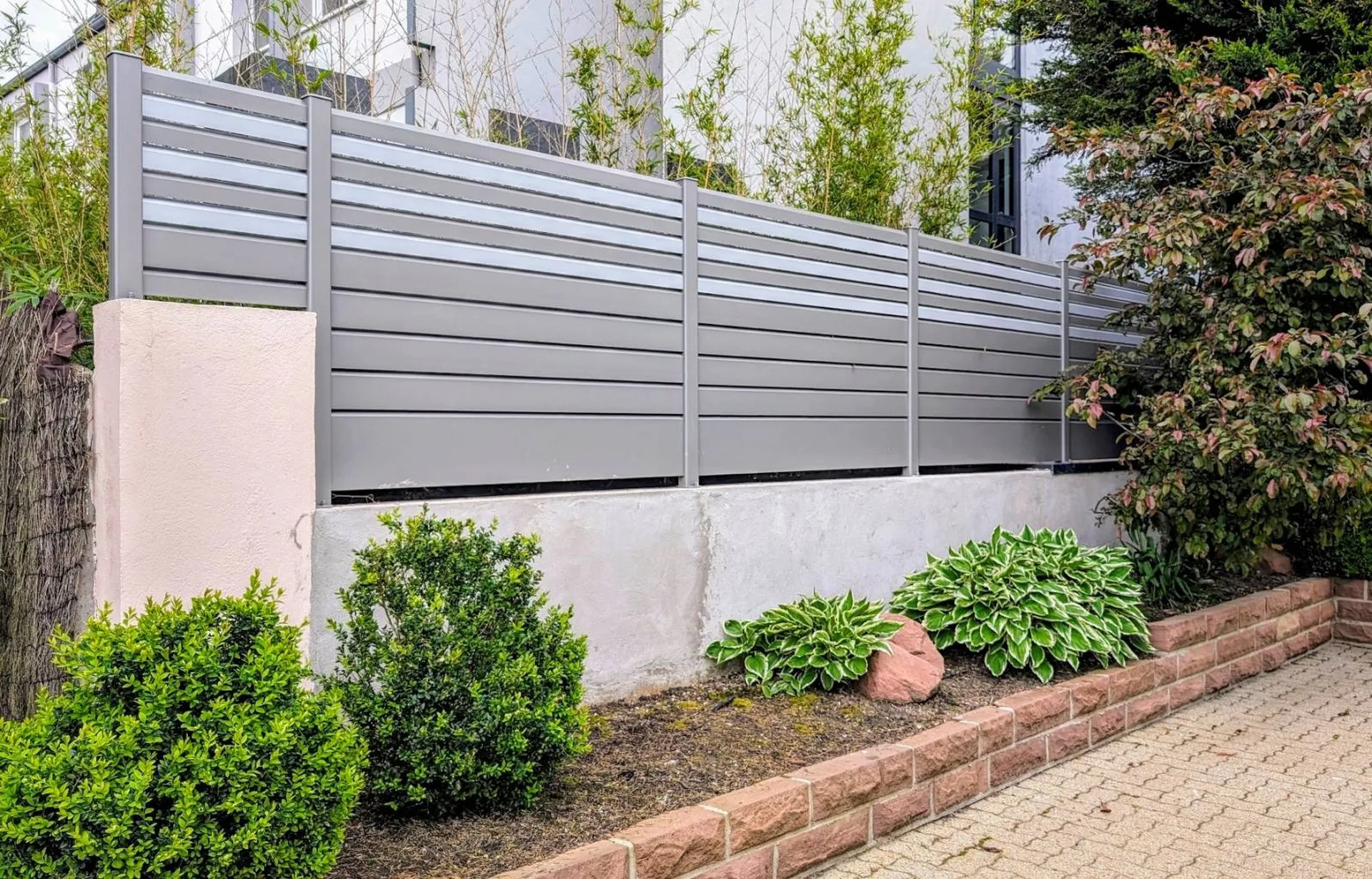 Clôture aluminium bicolor avec lames persiennées