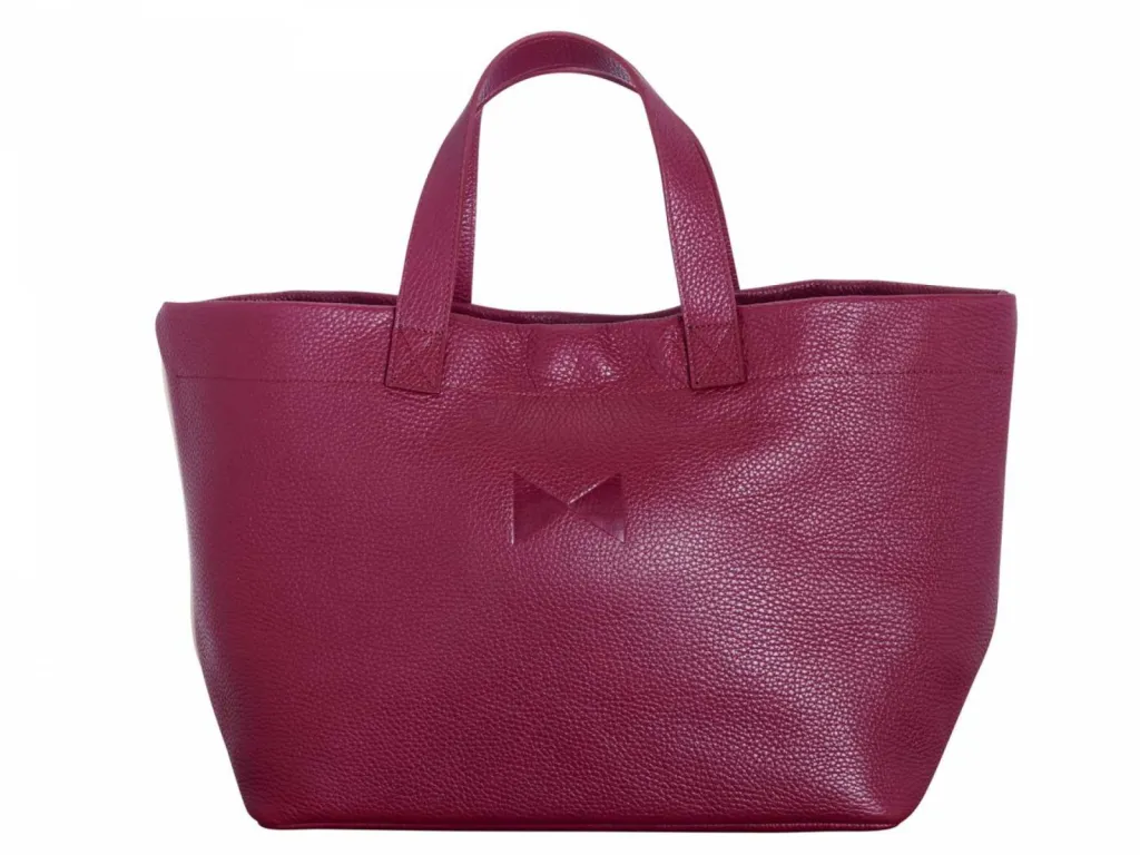 prises de vue maroquinerie packshot sac à main rouge grenat