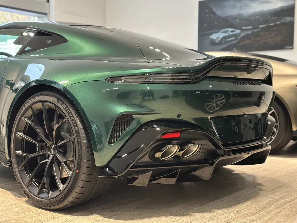 Film de protection PPF Aston Martin Vantage spécialiste de la protection carrosserie sur l’Ouest Lyonnais proche Tassin la demi lune 