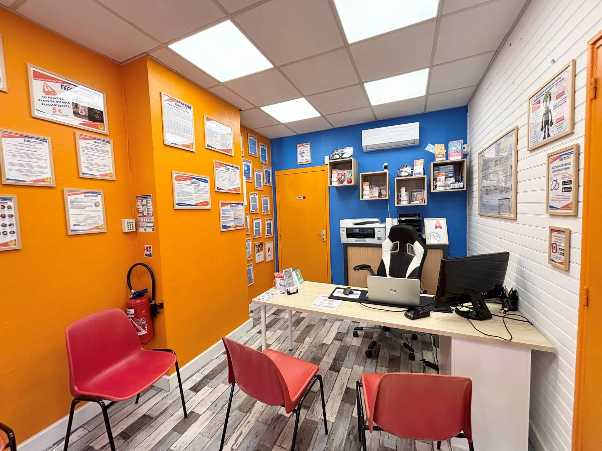 Murs commerciaux  vendu loué Carnoux en Provence