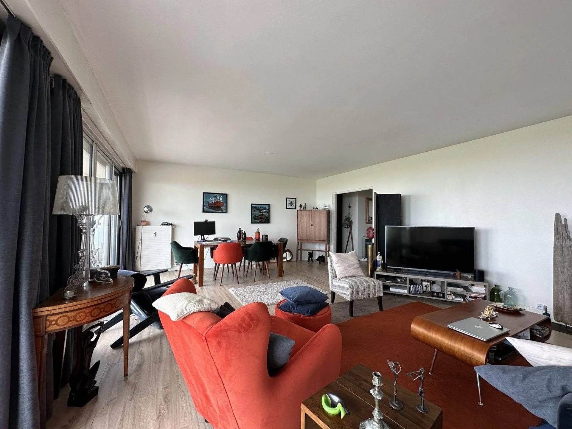 A vendre avec place de parking en centre ville de Dieppe, appartement vue mer.