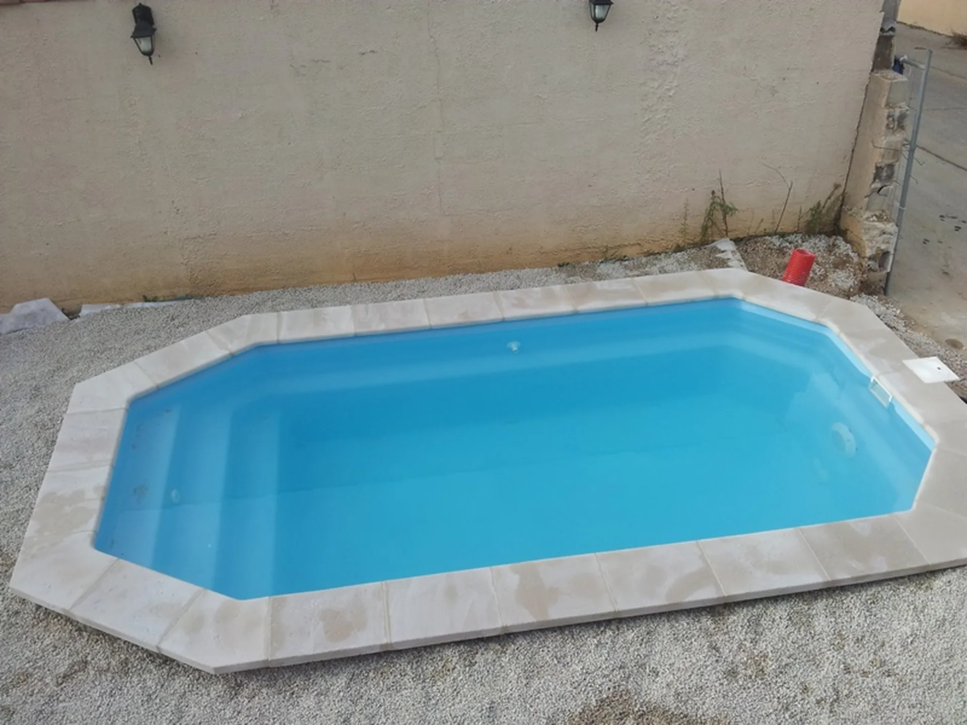 livraison piscine coque polyester