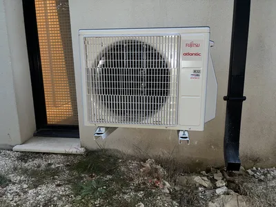 Groupe extérieur Atlantic R32 pour chauffe-eau thermodynamique Atlantic installé par PROXICLIM