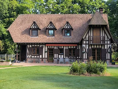 A VENDRE - CAMPAGNE DE CORMEILLES (27260), PROPRIETE NORMANDE AVEC PARC PAYSAGE DE 1,1 HA, PISCINE ET DEPENDANCES.