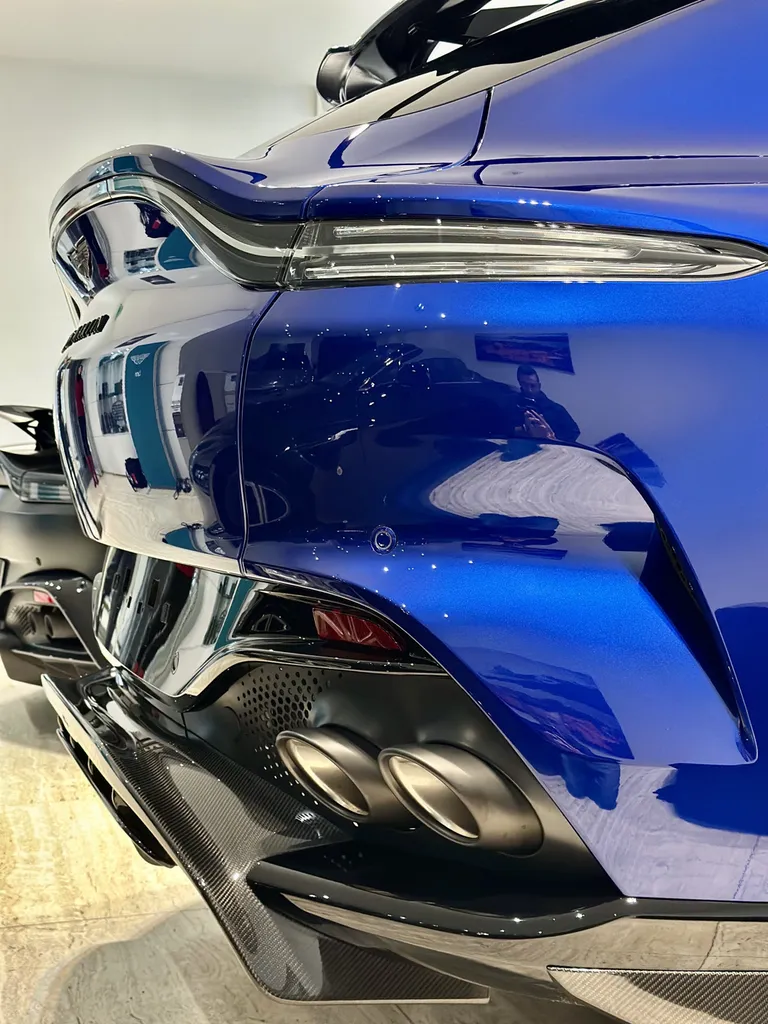 Traitement céramique Aston Martin DBX proche Brignais 