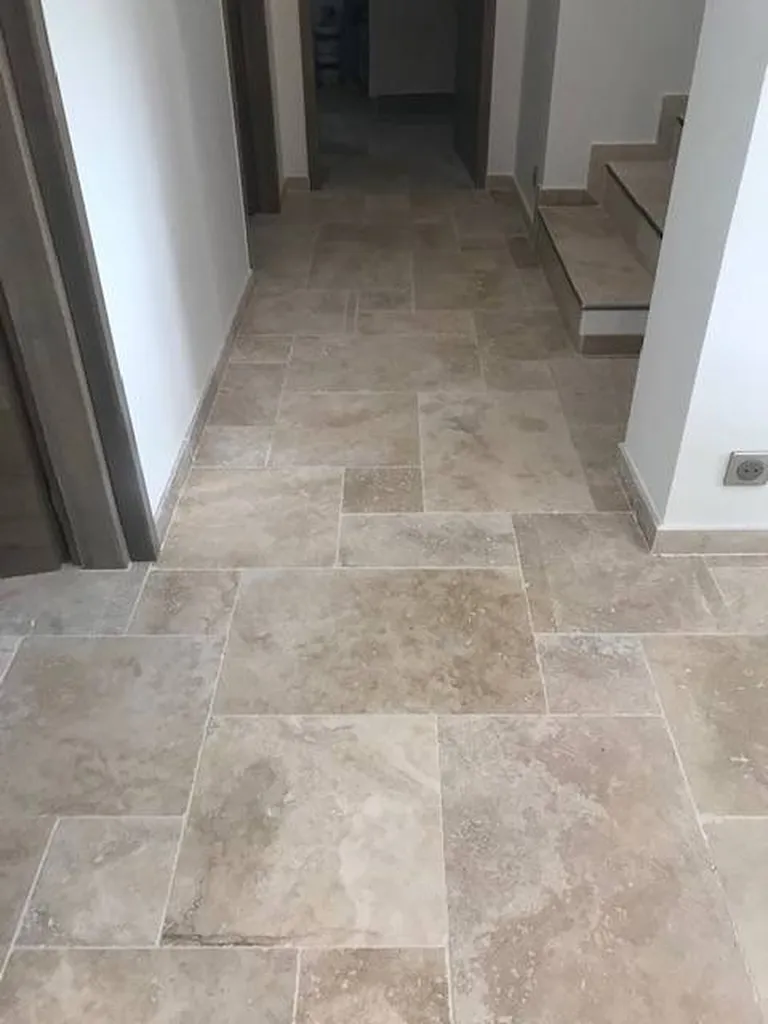 DALLAGES INTERIEURS EN TRAVERTIN BEIGE 1ER CHOIX MIX AU FORMAT OPUS