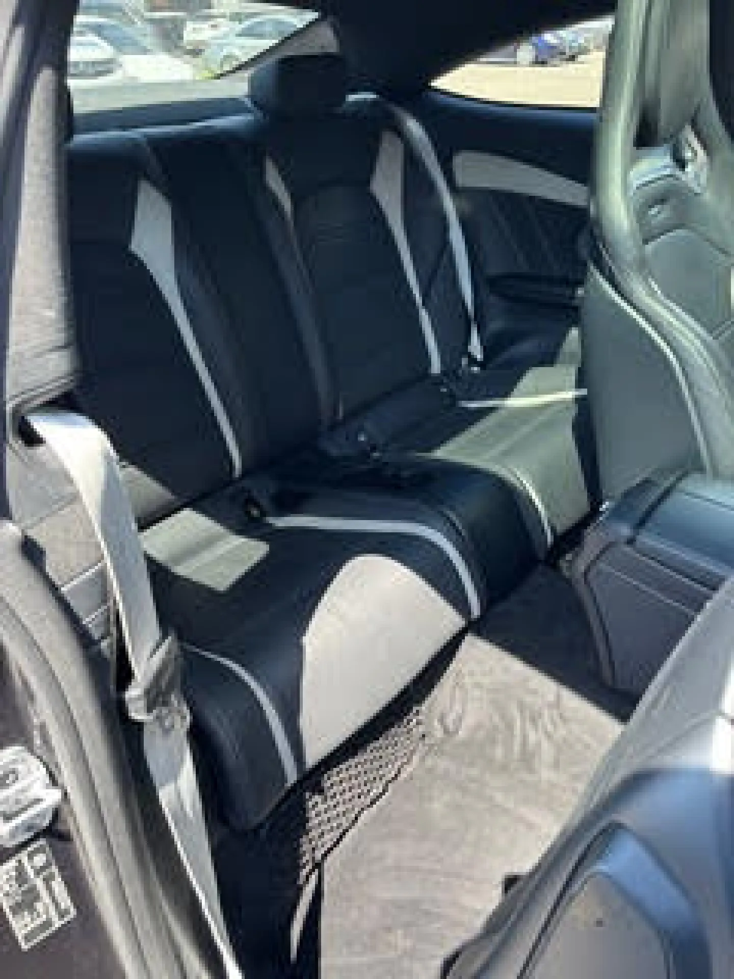 Remise à neuf d'une Mercedes C63 AMG – Nettoyage intérieur/exterieur haut de gamme