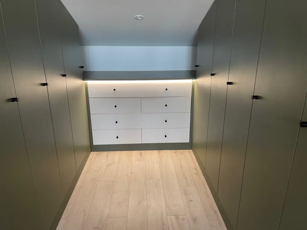  Agencement d’une chambre en sous pente sur Arcachon