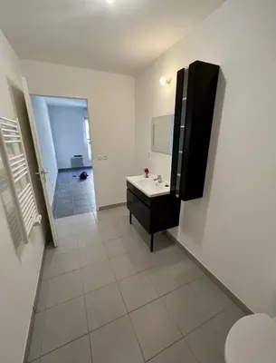 En exclusivité t2 avec terasse et parking 13010 