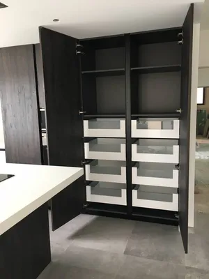 casserolier à l'anglaise dans colonnes cuisine