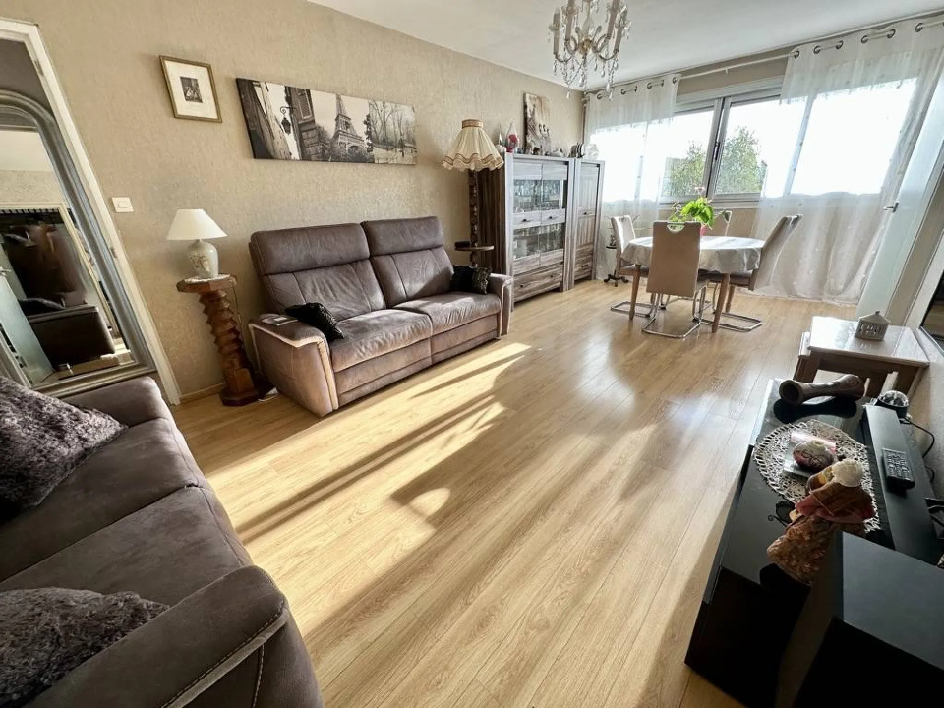 À vendre appartement au 4eme étage avec ascenseur sur la commune de Saint-Pierre Les Elbeuf