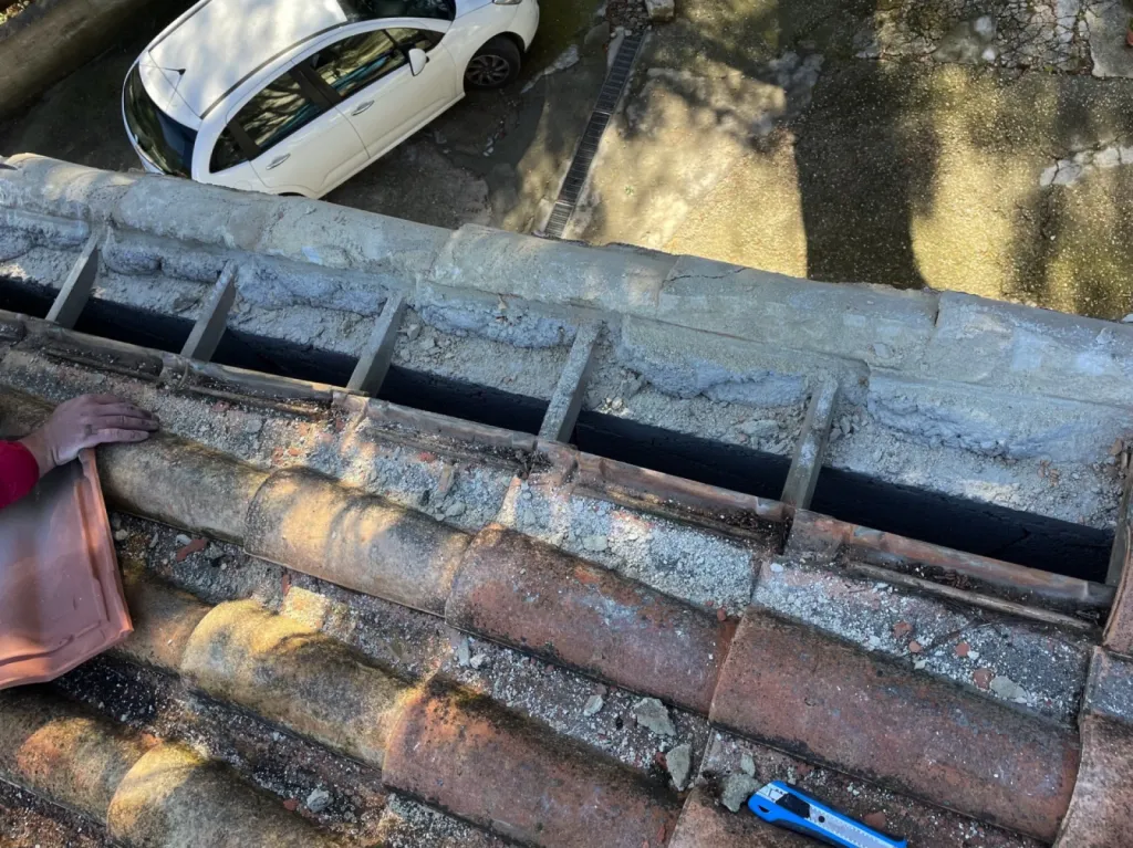 Intervention de couvreur pour une rénovation de toiture de maison sur Martigues 13500