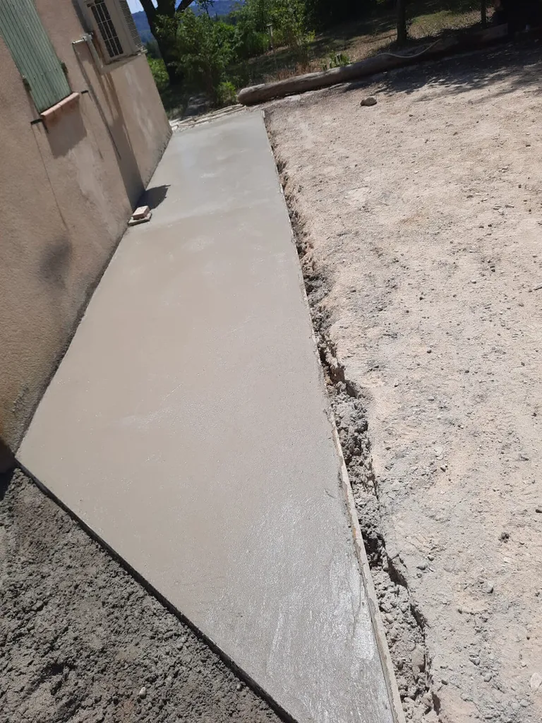 Création de trottoir autour d’une maison