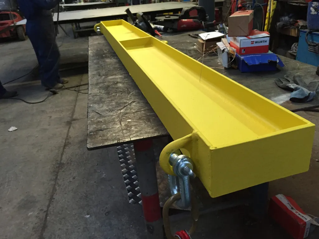 FABRICATION SUR MESURE POTENCE DE LEVAGE AVEC OREILLES DE LEVAGE POUR UN CLIENT D'ISTRES