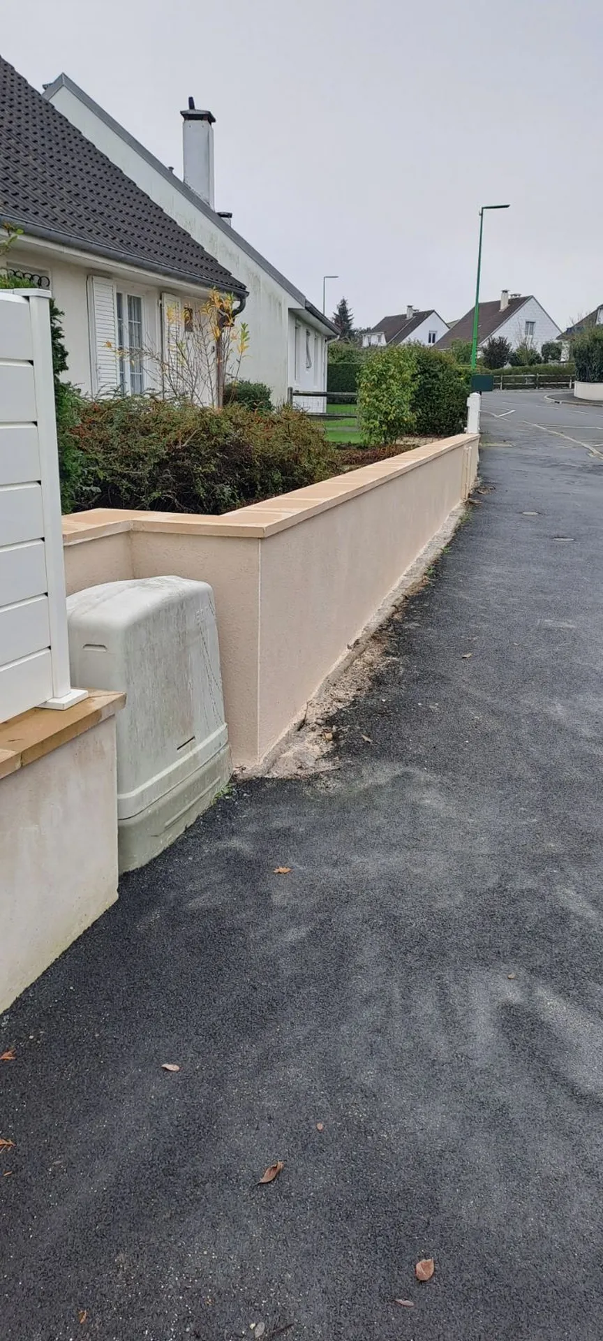 Réalisation d'un muret pour rénover la façade d'une propriété, Travaux de maçonnerie et Piliers de portail au Havre et sa région ou agglomération en Seine-Maritime 76