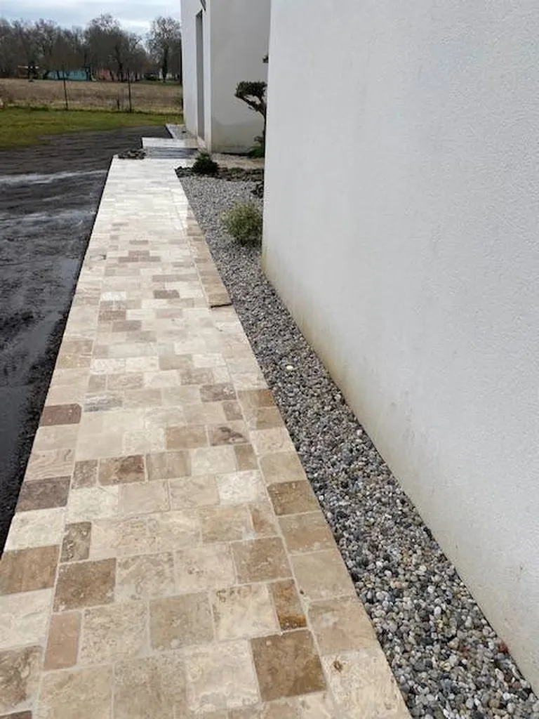 Poser du pavés en travertin nuancé sur Ambarès et Lagrave