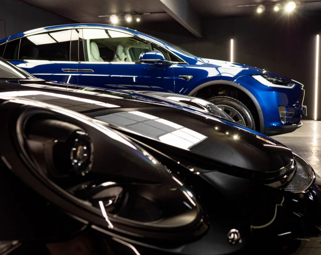 Polissage lustrage traitement céramique carrosserie ou encore film de protection à Vannes dans le Morbihan en Bretagne