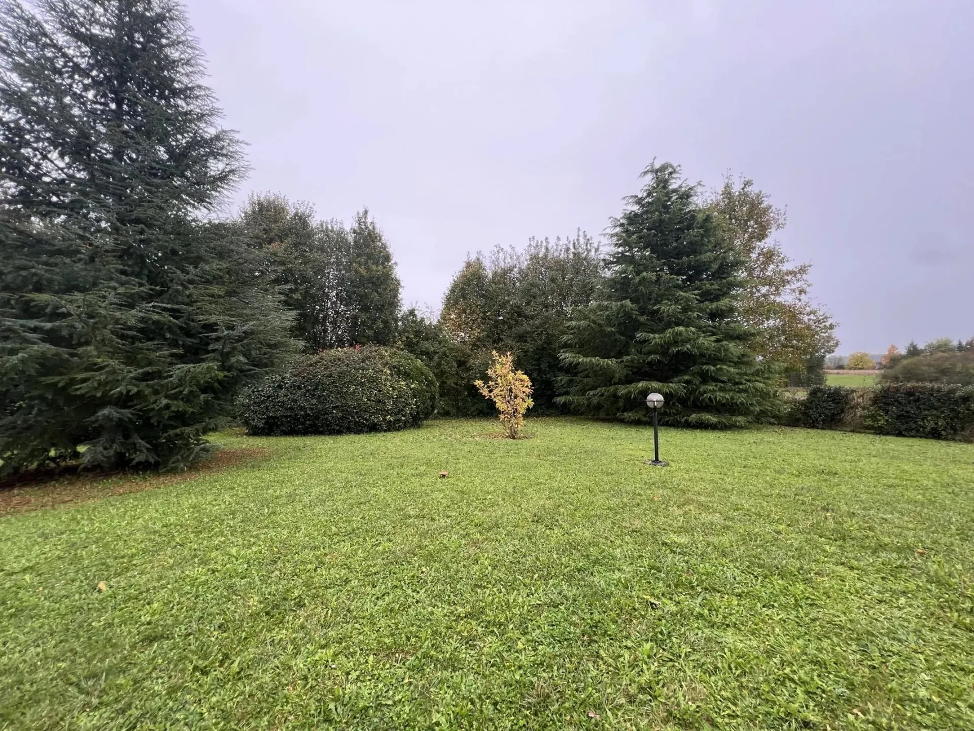 Acheter une maison moderne sans travaux avec un grand terrain à savigné l'évêque