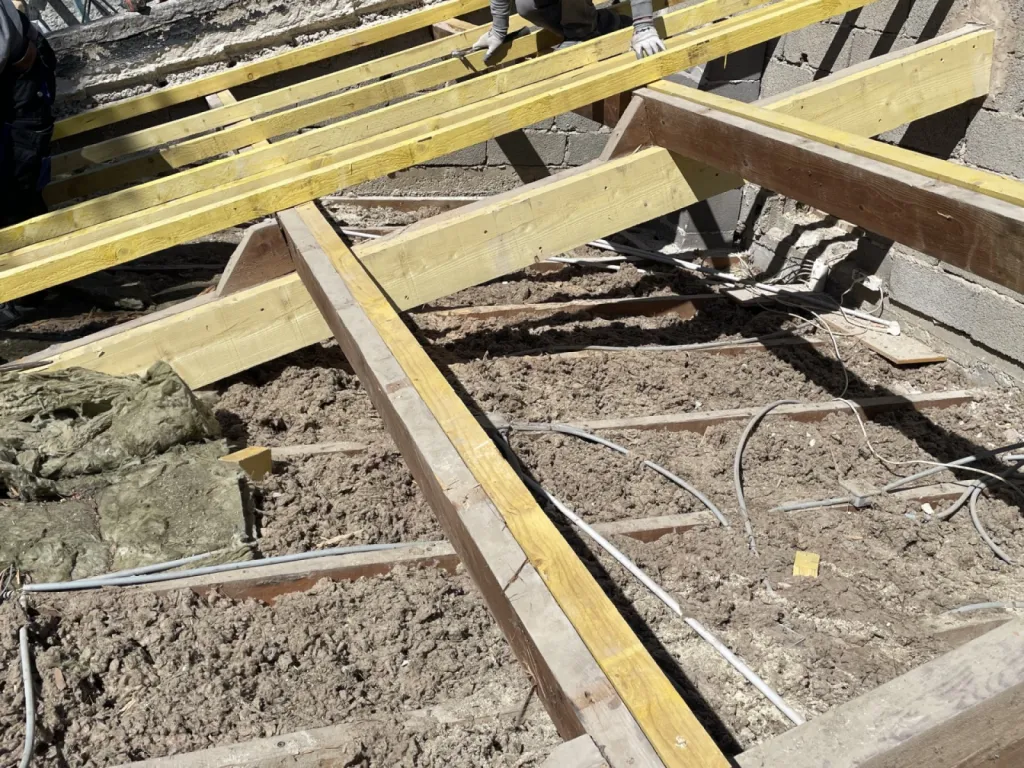 Changement de toiture avec rénovation de charpente et isolation sur Ensuès-la-Redonne 13820 près de Martigues