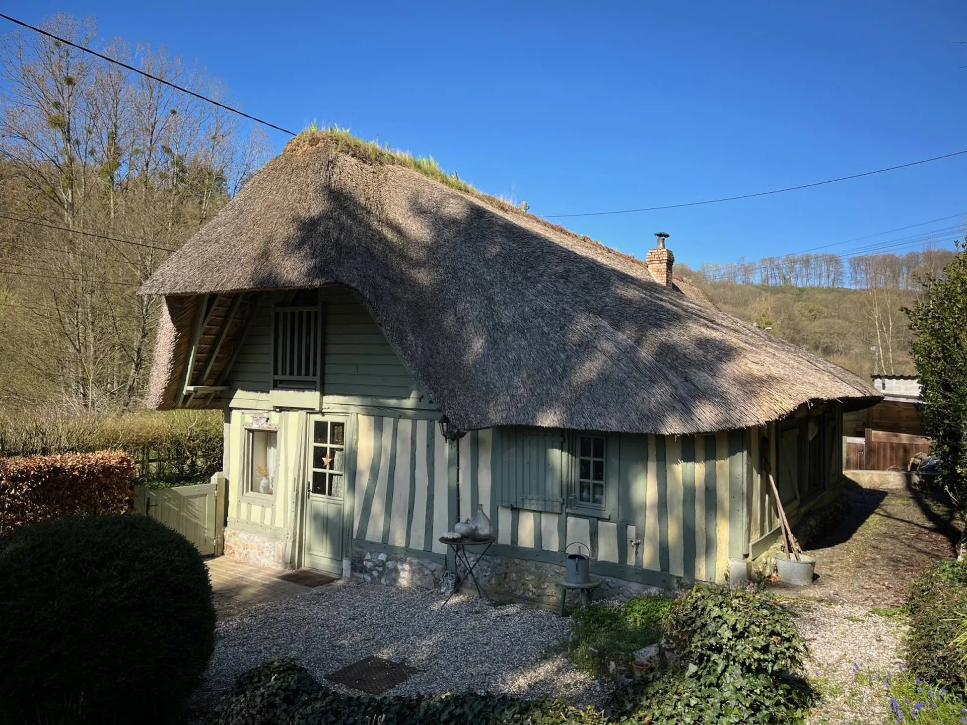 A vendre : Chaumière en très bon état général située à Rives en Seine