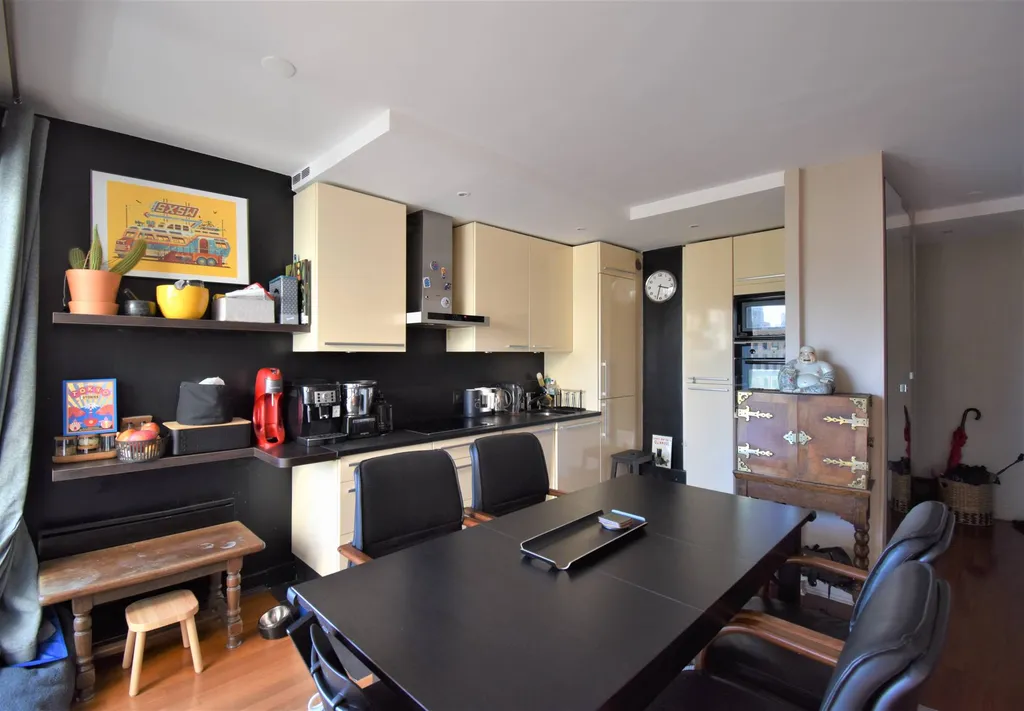 Neuilly 92200 3 Pièces à vendre avec balcon