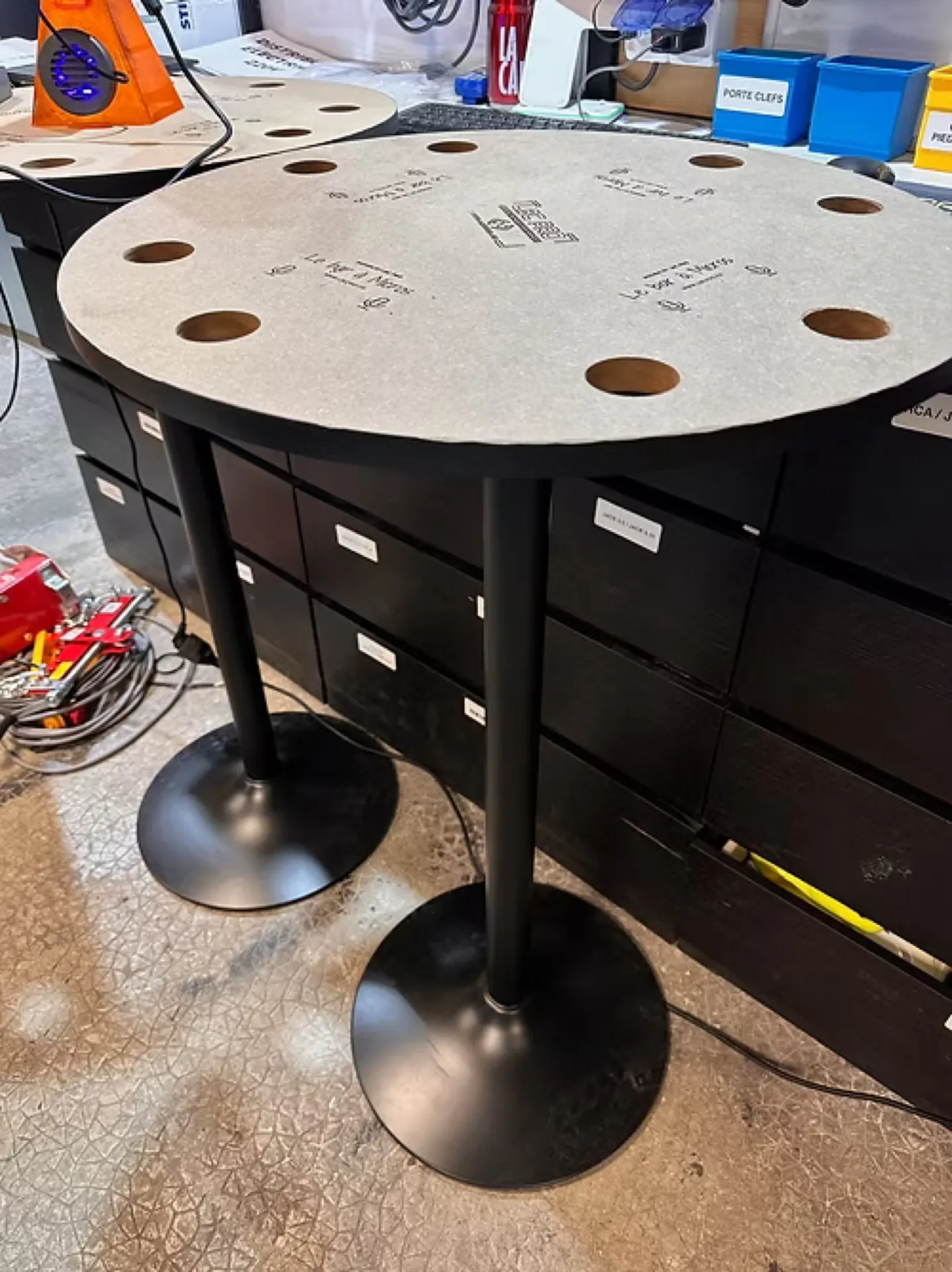 TABLE HAUTE BAR A MICROS