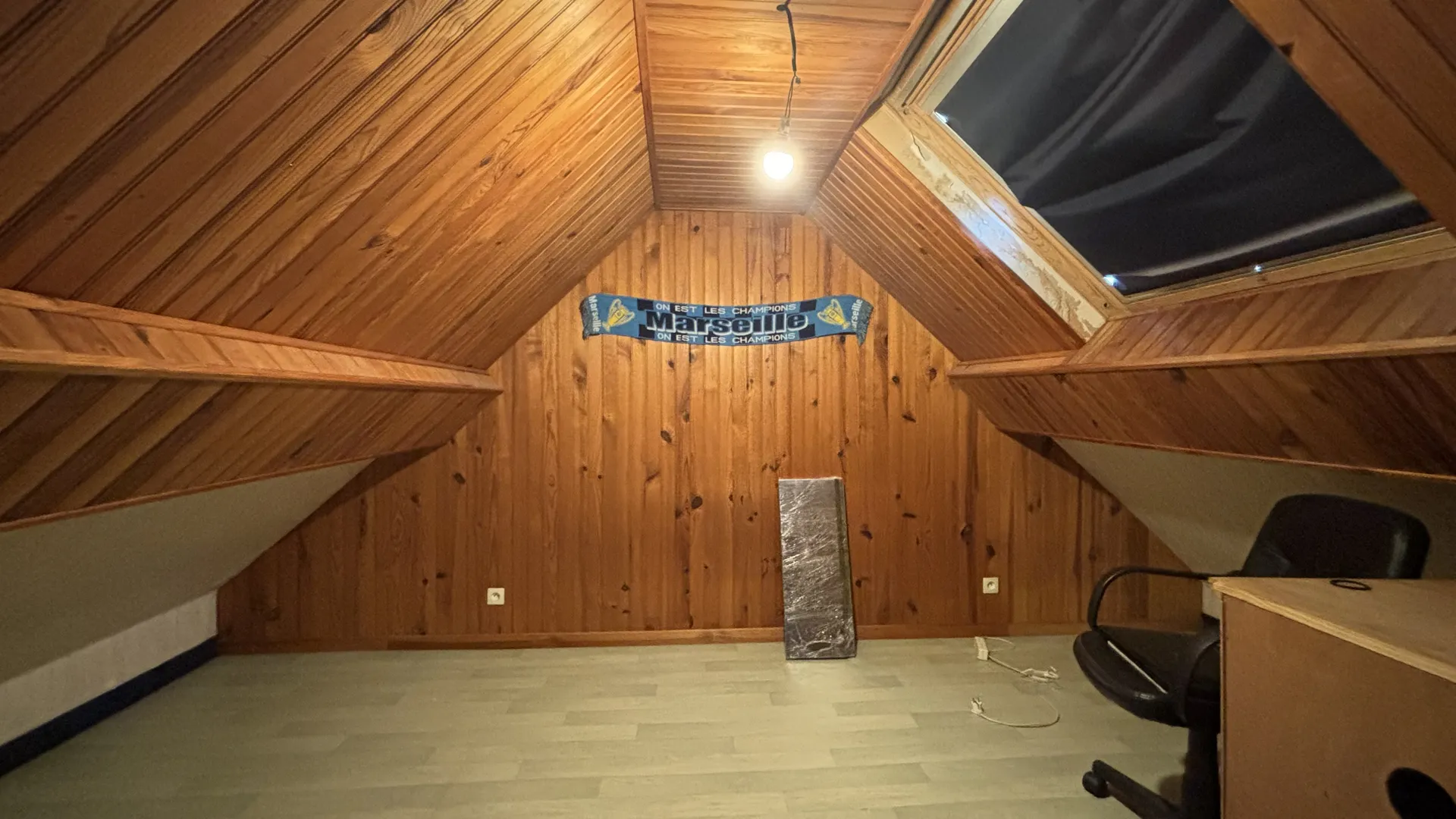 Immeuble de 179m² vendu loué, avec commerce et appartement, FRIVILLE ESCARBOTIN (80).