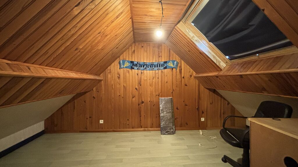 Immeuble de 179m² vendu loué, avec commerce et appartement, FRIVILLE ESCARBOTIN (80).