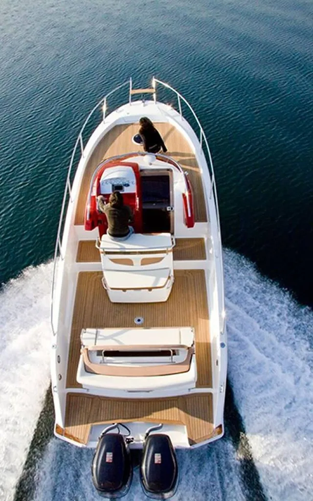 Vedette 2 moteurs 8 à 10 personnes en vente Bandol 83150