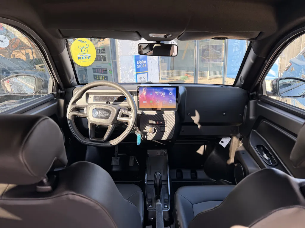 Myli LAB 2026 : Voiture sans permis Ligier connectée et personnalisable disponible dès maintenant chez votre concessionnaire à Toulon.