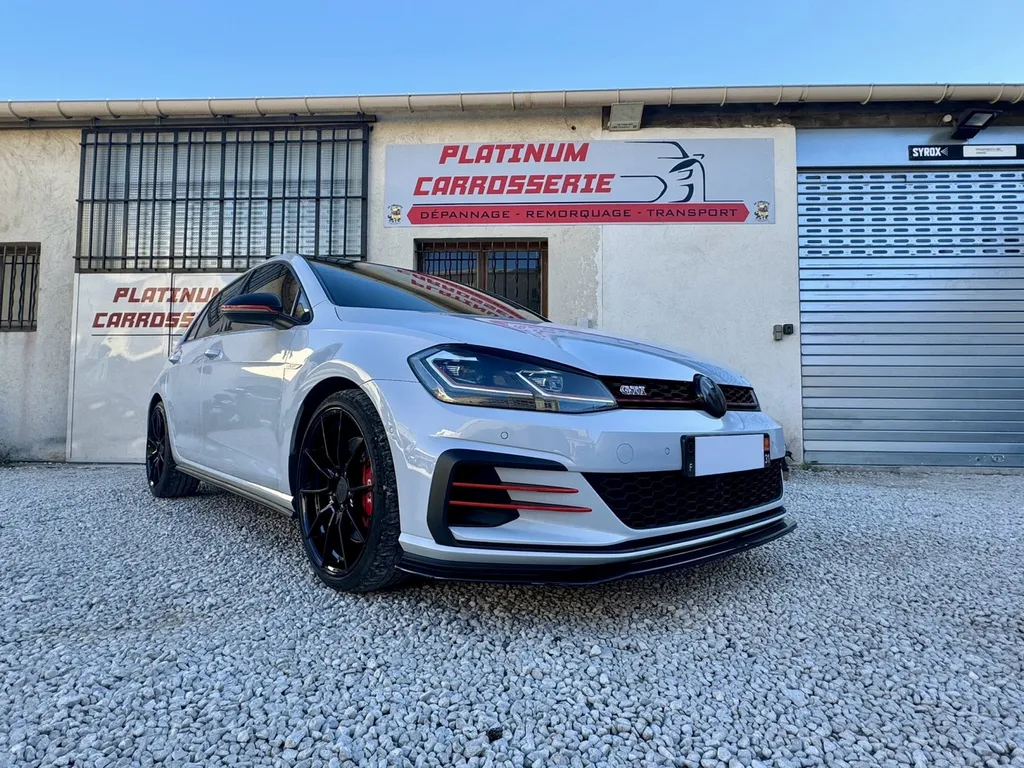 réparation choc arrière de cette Volkswagen Golf 7 GTI  proche de Marseille, d’Aubagne et Cassis
