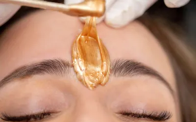 Épilation visage à la cire pour retirer les poils et duvet avec peau douce résultat propre et longue tenue pour toutes les zones du visage proche Gradignan