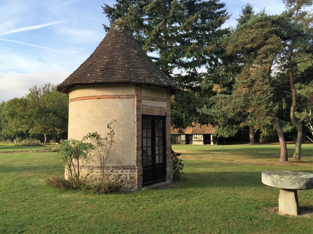 Propriété avec dépendances sur près d'un hectare et demi