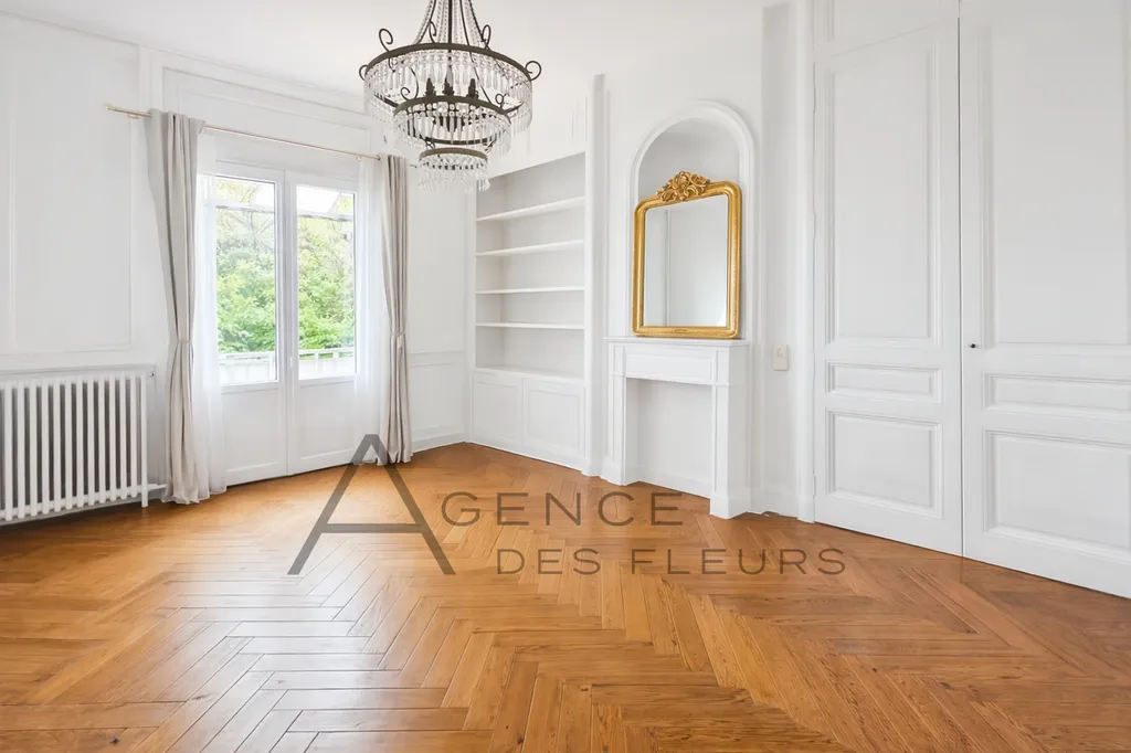 A saisir maison bourgeoise de 154 m² habitables édifiée sur un terrain de 344 m²
