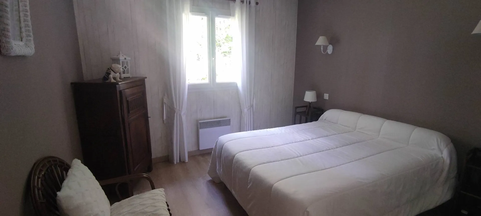 A vendre, dans un cadre paisible à LA CROISILLE (27190), Maison de plain-pied parfaitement entretenue et  sans vis-à-vis.