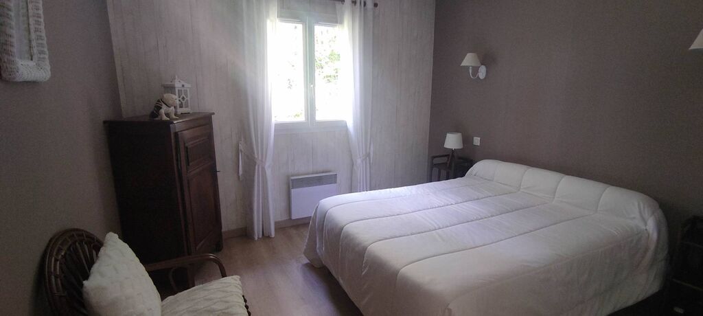 A vendre, dans un cadre paisible à LA CROISILLE (27190), Maison de plain-pied parfaitement entretenue et  sans vis-à-vis.