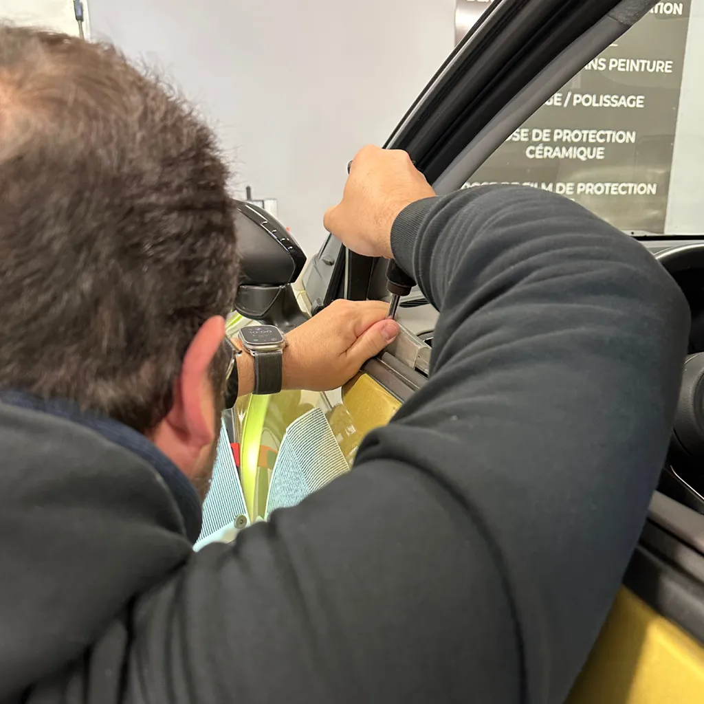 Débosselage sans peinture sur prise de rendez-vous au Mans (Sarthe)