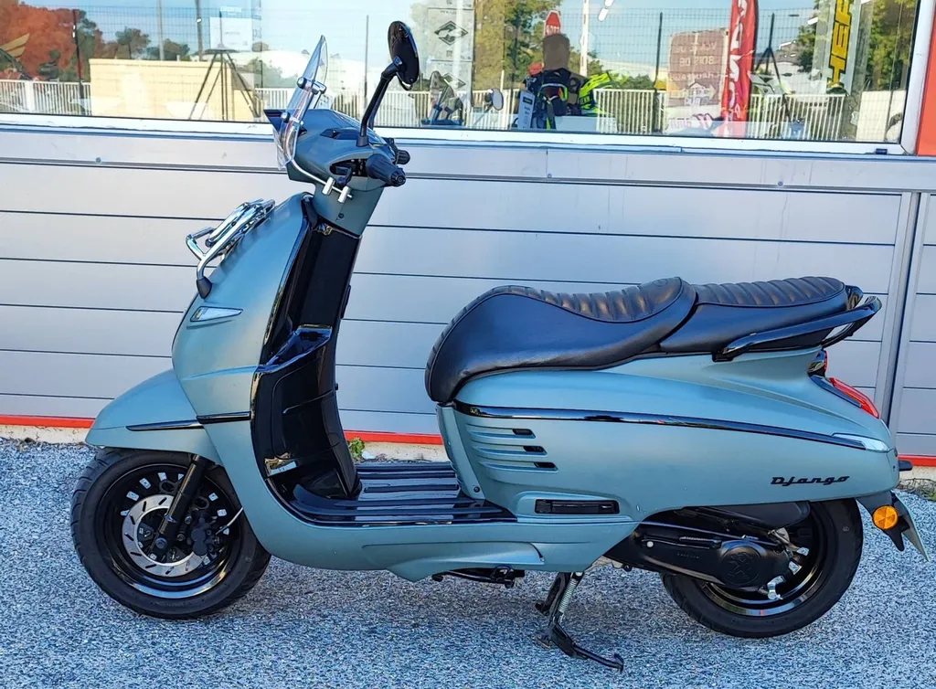  PEUGEOT DJANGO 50 cc DU 05/2022 AVEC 5700 KM.