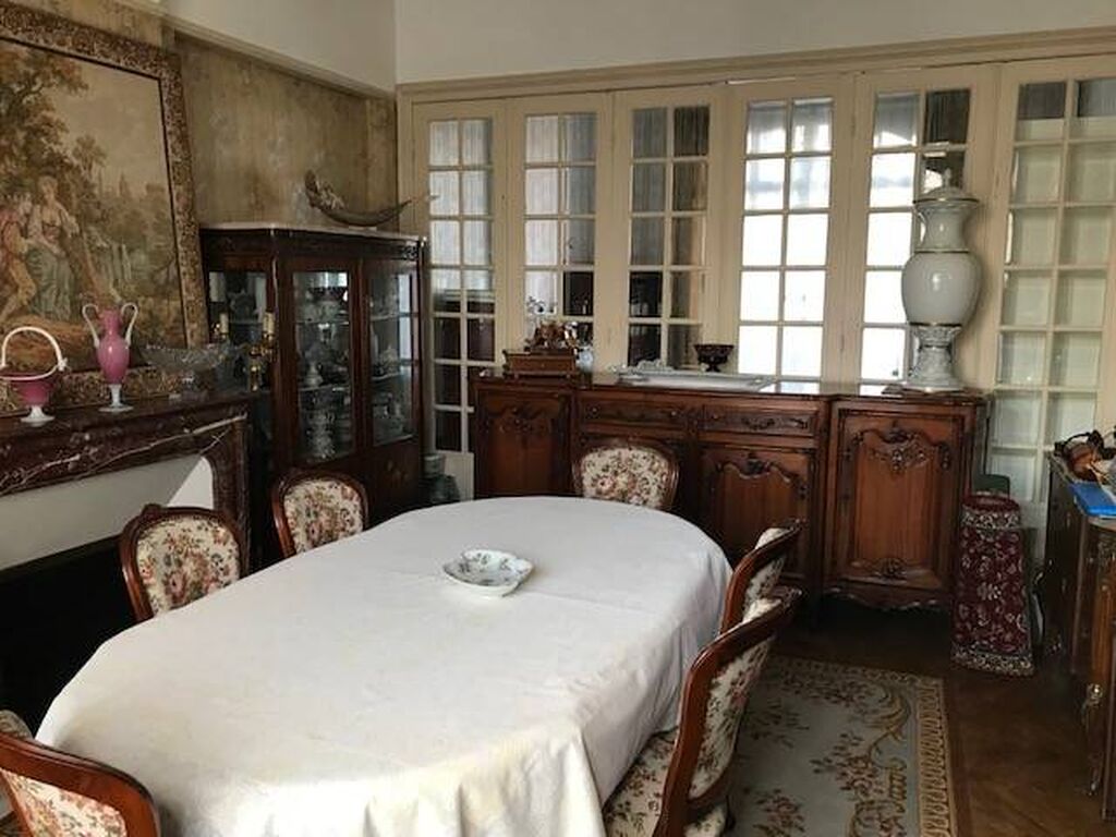 A acheter grande maison de maître et ses nombreuses dépendances sur un parc de 2600 m² proche des commodités région Livarot 14