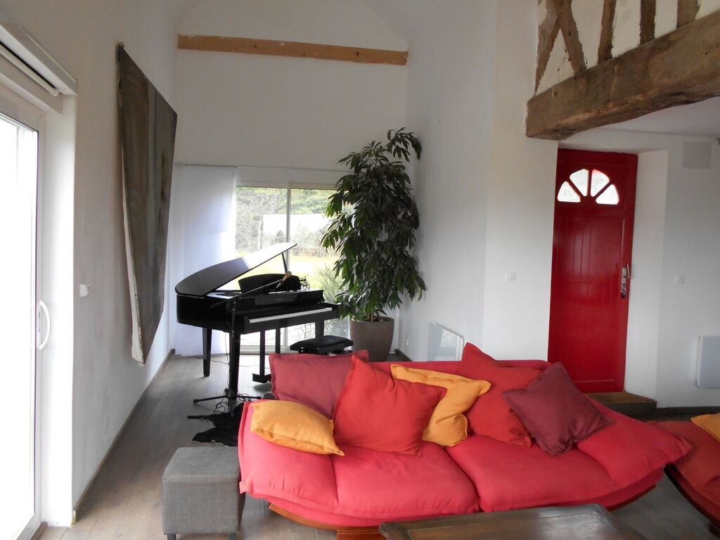 RECHERCHE MAISON DE CHARME AVEC SES 9 HECTARES POUR L'ELEVAGE DES CHEVAUX PROCHE DE DEAUVILLE, CALVADOS 14