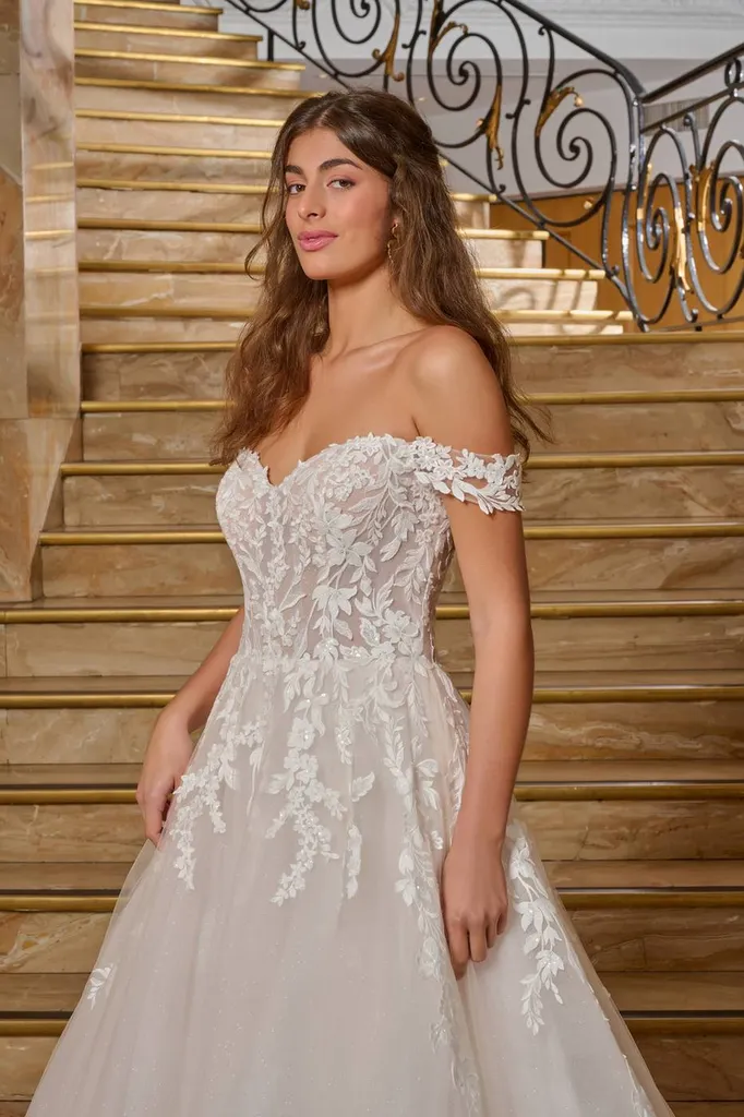 Robe de mariée princesse manches bateau avec longue traîne MARSEILLE