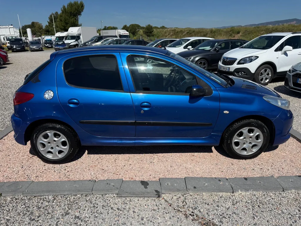 PEUGEOT 206 + 1.4 L 75CV