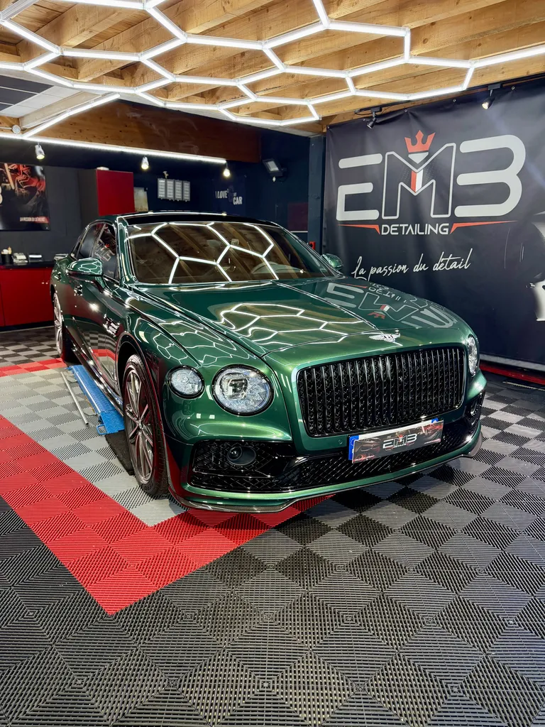 RÉNOVATION ESTHÉTIQUE ET TRAITEMENT CÉRAMIQUE GYEON INFINITE SUR BENTLEY FLYING SPUR PRÈS DE LYON PROCHE DE DARDILLY