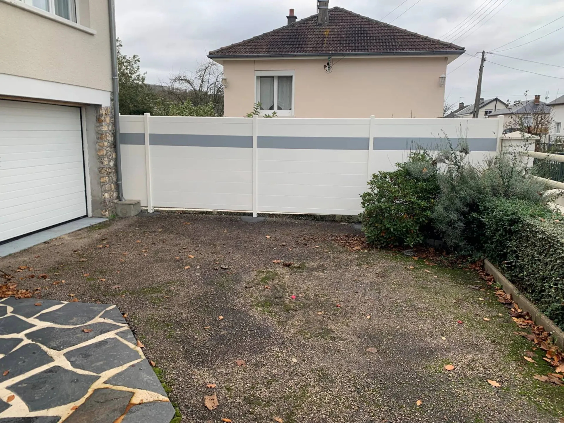 Poseur de clôture CLORALISSE en Normandie