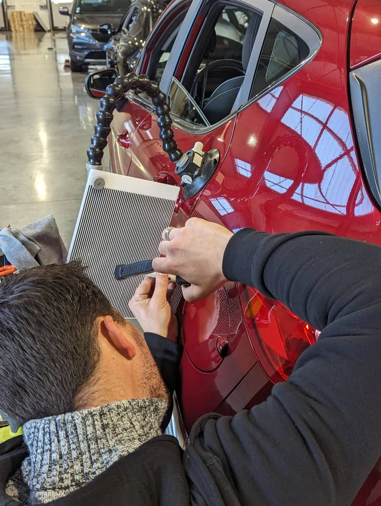 Débosselage sans peinture pour les professionnels et les particuliers à Le Mans (72)
