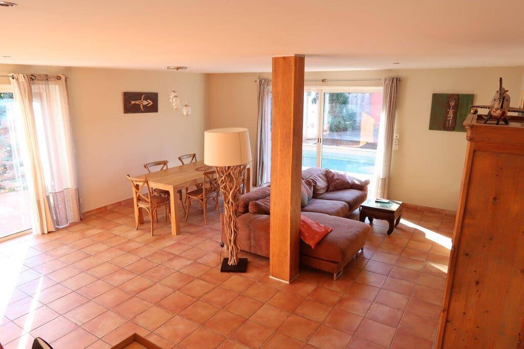 Vente maison 5 Cassis à 2 kilomètres du centre avec piscine et garage