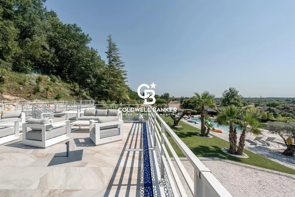 Aux portes de Bordeaux, une propriété contemporaine d’exception au cœur d’un parc privé de 8 000 m²