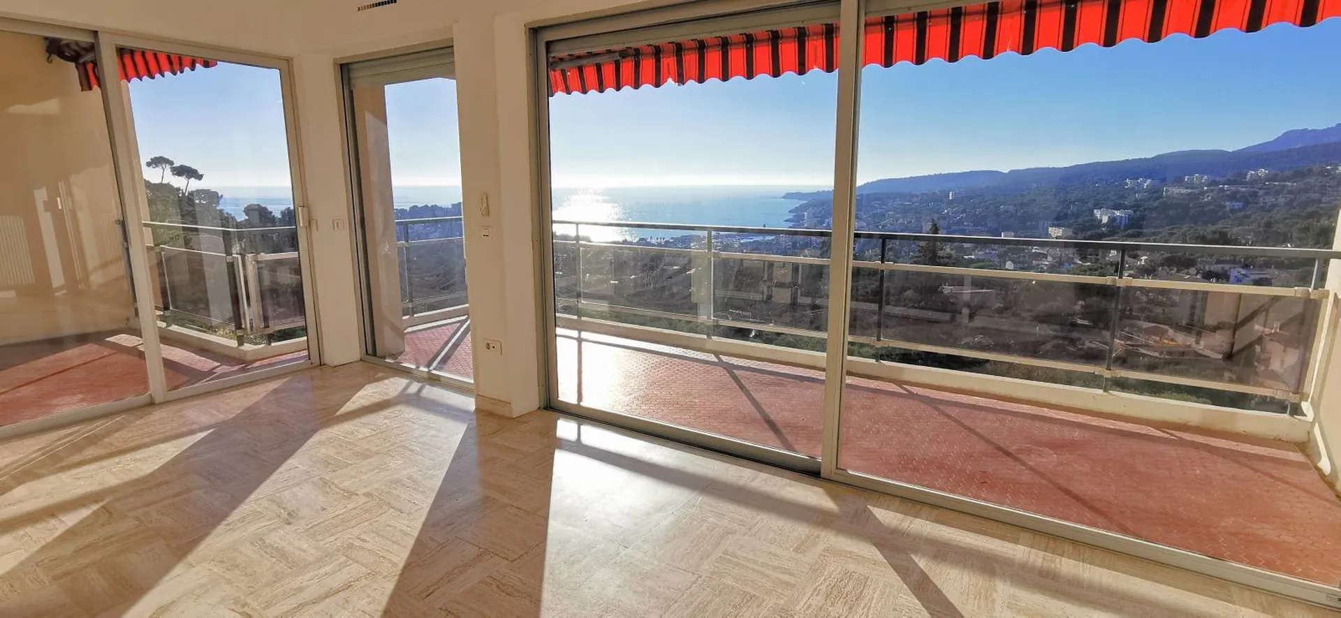 Appartement T2 Cassis  ouvrant sur terrasse vue mer dans résidence de standing avec piscine