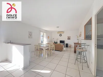 Jardin arboré – Maison avec terrain à Blanquefort, parfait pour profiter de l’extérieur.